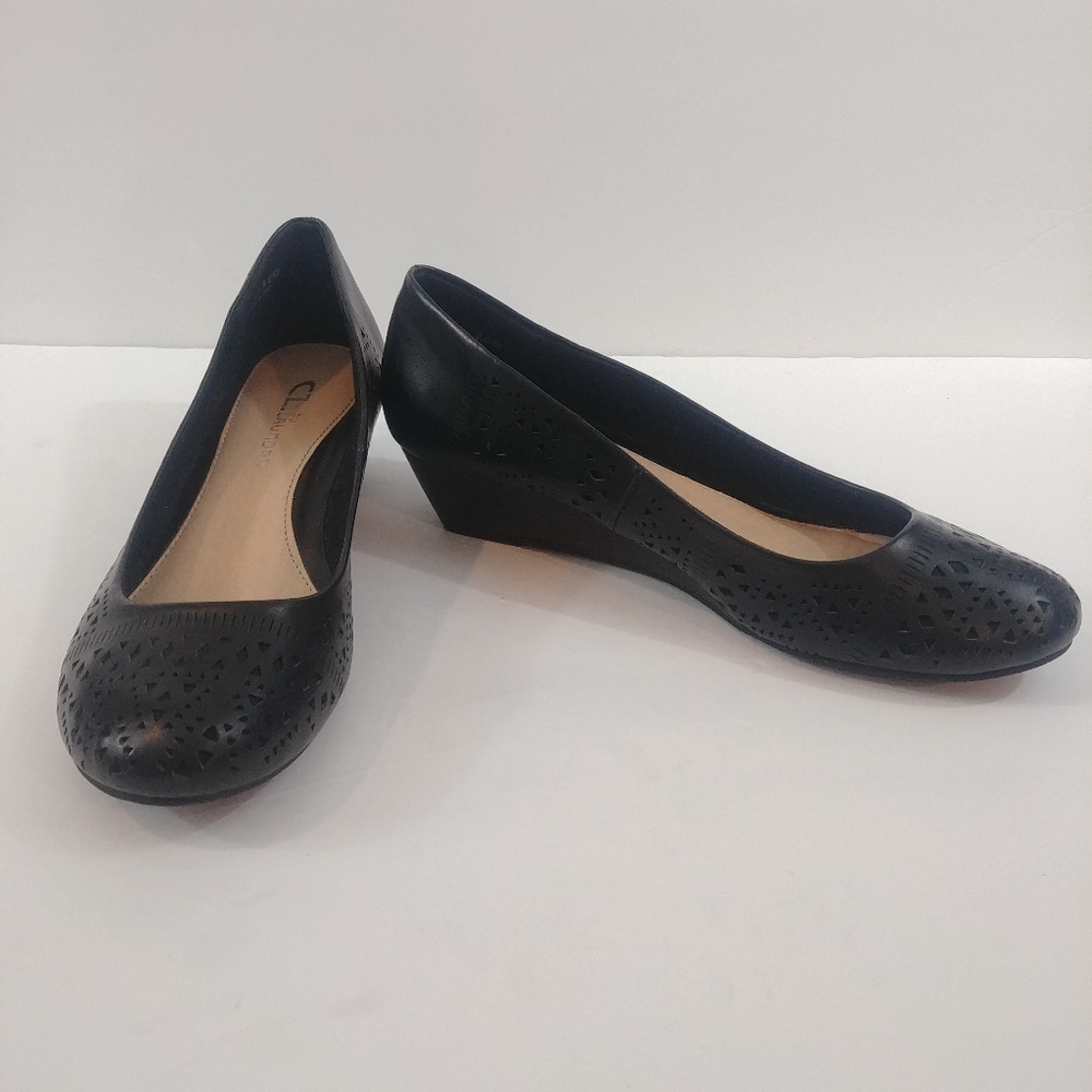 Chinese Laundry Perforated Wedge NWOT